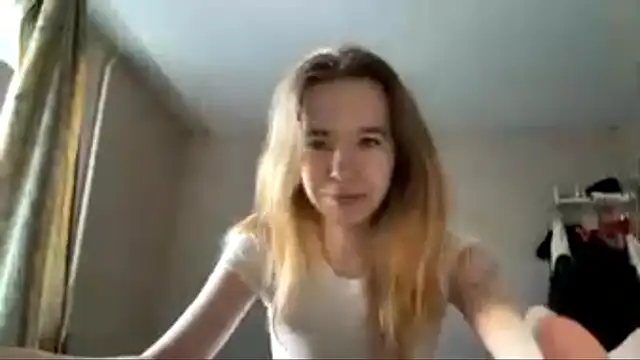 Snapshot of LeomaJee chatting on 05-19-26, 01:06 LeomaJee online show from 05-19-26, 01:06
