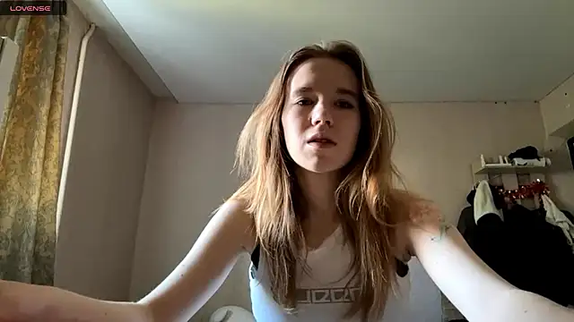 Snapshot of LeomaJee chatting on 05-22-26, 11:38 LeomaJee online show from 05-22-26, 11:38