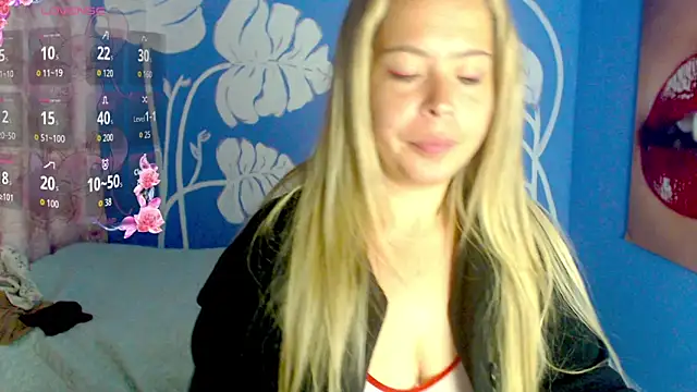 Snapshot of CamilleRouge chatting on 03-02-26, 10:11 CamilleRouge online show from 03-02-26, 10:11