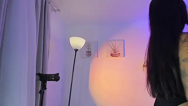 AlaiaRogers online show from 04-23-26, 10:25