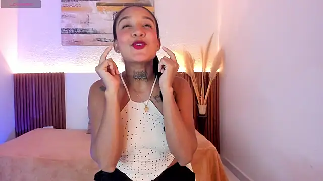 Snapshot of Tiana_Glow2 chatting on 07-25-26, 10:29 Tiana Glow2 online show from 07-25-26, 10:29