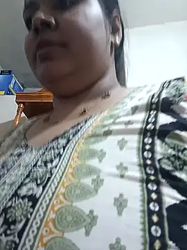 Snapshot of hot-_girls chatting on 03-01-26, 07:21 hot- girls online show from 03-01-26, 07:21