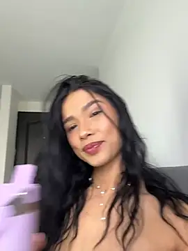 Snapshot of Bella_Smithe chatting on 06-18-26, 04:33 Bella Smithe online show from 06-18-26, 04:33