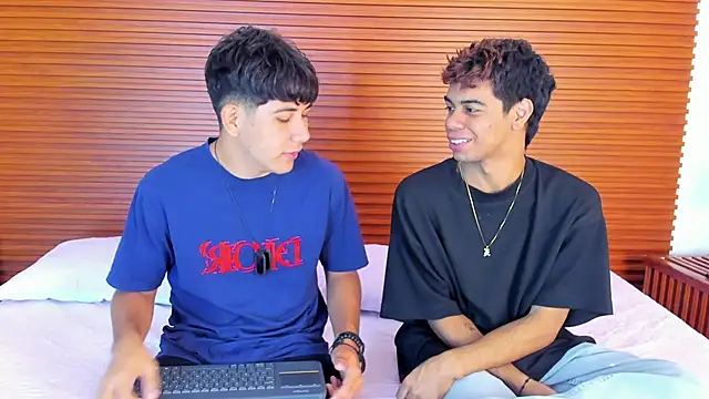 peakk twiinns online show from 04-07-26, 11:21