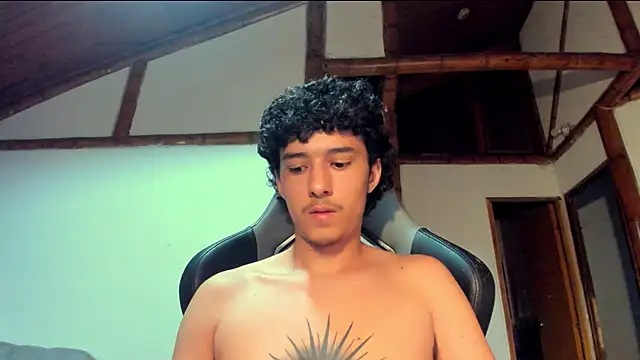 Snapshot of santi_young_twink chatting on 03-02-26, 11:28 santi young twink online show from 03-02-26, 11:28