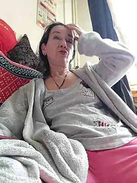 anayss17 online show from 04-14-26, 04:51