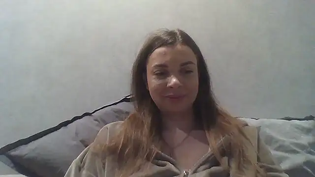 Luna2547 online show from 03-18-26, 04:32