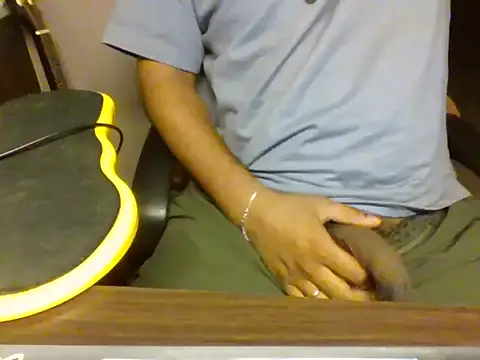 Snapshot of bigbuldgee chatting on 03-02-26, 09:32 bigbuldgee online show from 03-02-26, 09:32