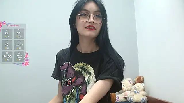 Snapshot of naomi_unu chatting on 07-29-26, 02:15 naomi unu online show from 07-29-26, 02:15