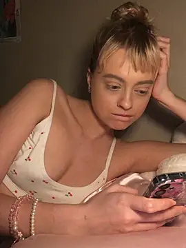 Snapshot of MadeYaLookx chatting on 03-03-26, 04:57 MadeYaLookx online show from 03-03-26, 04:57