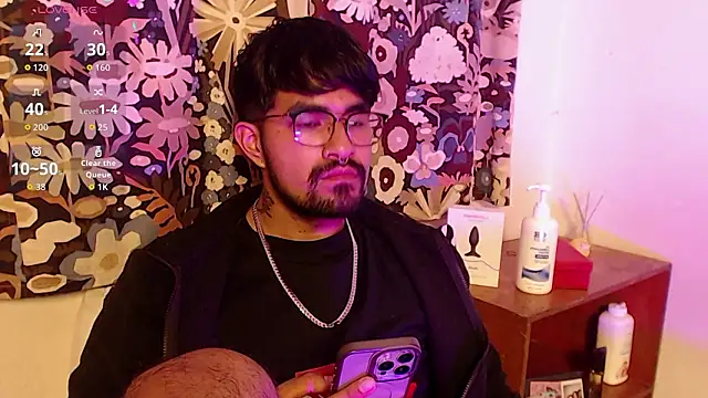 Snapshot of kcleiton chatting on 03-04-26, 05:35 kcleiton online show from 03-04-26, 05:35