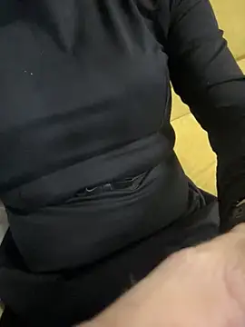 Snapshot of Marina_cross chatting on 03-03-26, 05:57 Marina cross online show from 03-03-26, 05:57