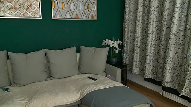 SkinnyNatty online show from 04-07-26, 03:51