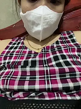 Snapshot of Layla_2x chatting on 03-03-26, 07:42 Layla 2x online show from 03-03-26, 07:42