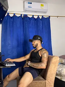 Snapshot of Kenny_romano chatting on 03-04-26, 12:22 Kenny romano online show from 03-04-26, 12:22