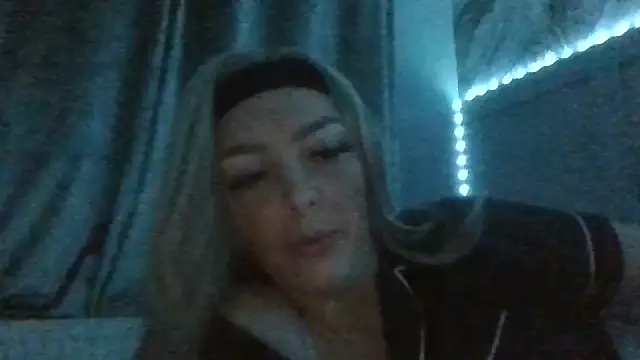 Snapshot of LusciousLailax chatting on 03-03-26, 10:59 LusciousLailax online show from 03-03-26, 10:59