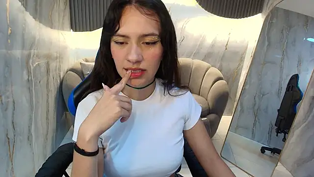 candy sky r online show from 03-18-26, 03:09