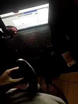 Snapshot of clayto77 chatting on 03-04-26, 06:03 clayto77 online show from 03-04-26, 06:03