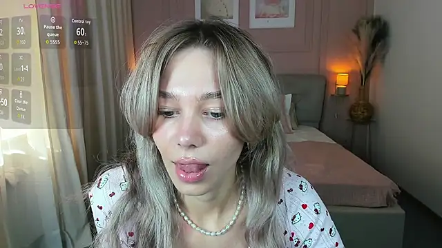 LuluAlis online show from 03-26-26, 01:49