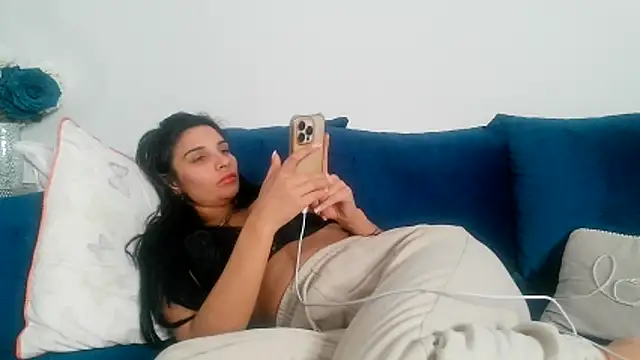 Miss juicy babes69 online show from 03-23-26, 10:03