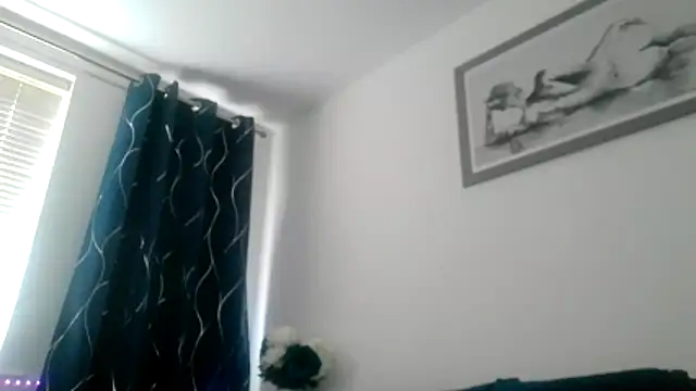 Miss juicy babes69 online show from 03-25-26, 12:00