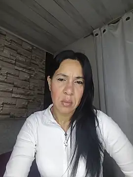 Snapshot of Camillemonroe_ chatting on 06-19-26, 07:45 Camillemonroe online show from 06-19-26, 07:45