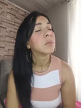 Snapshot of Camillemonroe_ chatting on 07-07-26, 01:15 Camillemonroe online show from 07-07-26, 01:15