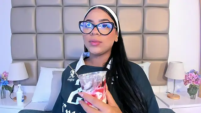 lilly williamss online show from 04-24-26, 03:31