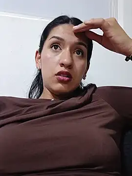 Snapshot of FiorellaLan chatting on 03-11-26, 07:20 FiorellaLan online show from 03-11-26, 07:20