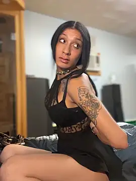 Snapshot of FerrariFrench chatting on 10-10-25, 08:13 FerrariFrench online show from 10-10-25, 08:13