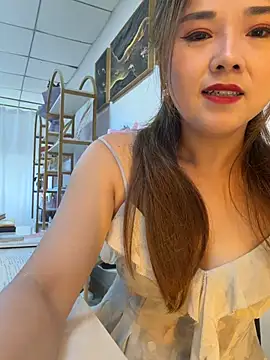 Snapshot of Xiaoxiao-y chatting on 08-01-26, 07:07 Xiaoxiao-y online show from 08-01-26, 07:07
