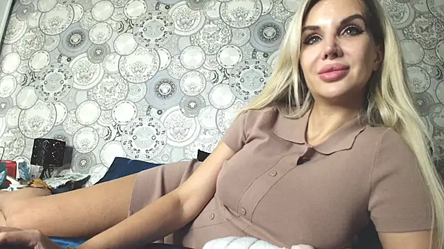 SexyQueenNina online show from 11-01-25, 10:45