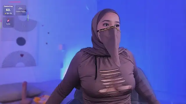 Snapshot of Aminaa_Kaarim chatting on 08-05-26, 02:03 Aminaa Kaarim online show from 08-05-26, 02:03
