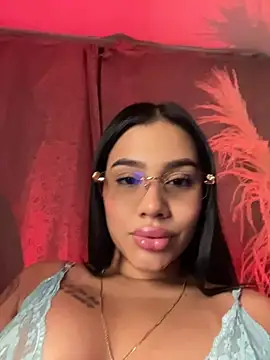 Snapshot of AlisonBeltran1 chatting on 08-01-26, 04:01 AlisonBeltran1 online show from 08-01-26, 04:01