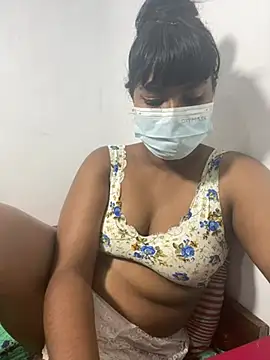 Snapshot of honeyi_babe chatting on 07-15-26, 05:40 honeyi babe online show from 07-15-26, 05:40