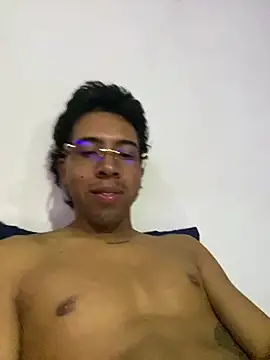 Snapshot of Vergonn1828 chatting on 08-06-26, 03:41 Vergonn1828 online show from 08-06-26, 03:41