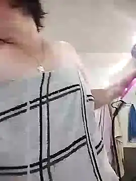 Snapshot of ViktoriaToytor55 chatting on 07-18-26, 07:39 ViktoriaToytor55 online show from 07-18-26, 07:39