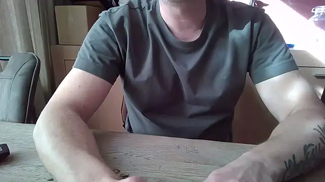 Essie deLona online show from 03-20-26, 02:44