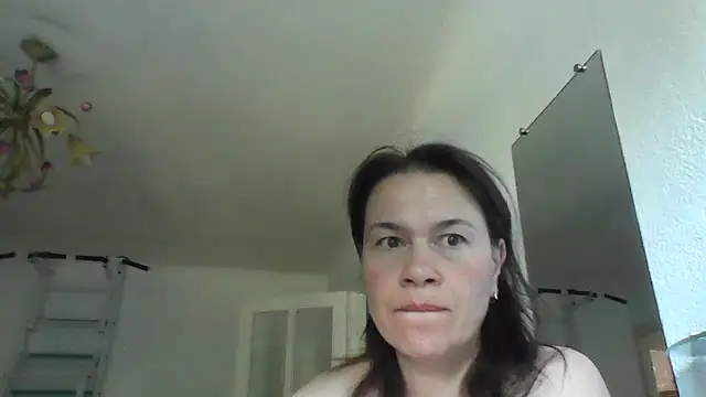 Snapshot of Selena_Moo chatting on 07-17-26, 05:14 Selena Moo online show from 07-17-26, 05:14