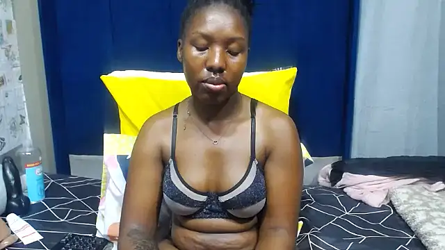 Snapshot of Candylips22 chatting on 07-14-26, 04:45 Candylips22 online show from 07-14-26, 04:45
