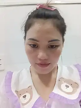 Snapshot of meg_06 chatting on 07-14-26, 01:06 meg 06 online show from 07-14-26, 01:06