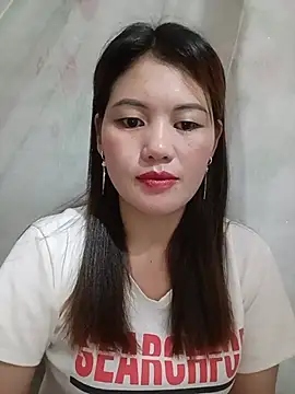 Snapshot of meg_06 chatting on 07-28-26, 04:08 meg 06 online show from 07-28-26, 04:08