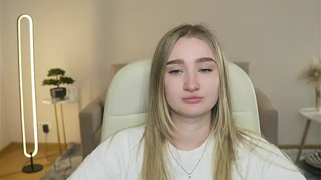 VioletteClaire online show from 04-03-26, 08:45