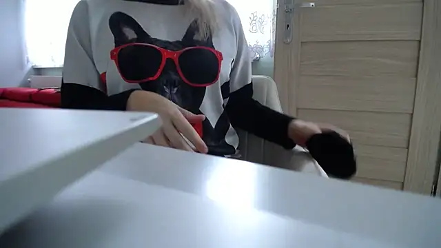 Snapshot of Sexi--Milf chatting on 01-25-25, 01:30 Sexi--Milf online show from 01-25-25, 01:30