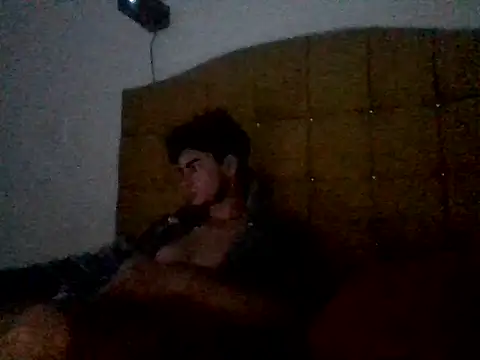 manulito260 online show from 07-10-26, 01:43
