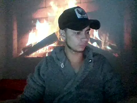 manulito260 online show from 08-07-26, 06:15