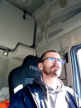 jozsi1995 online show from 04-09-26, 07:58