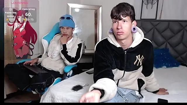 Demian y Salvatore online show from 04-11-26, 02:54