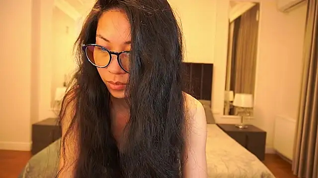 YunaYum online show from 04-20-26, 07:15