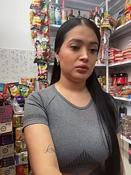 Sara fun online show from 12-15-25, 04:22